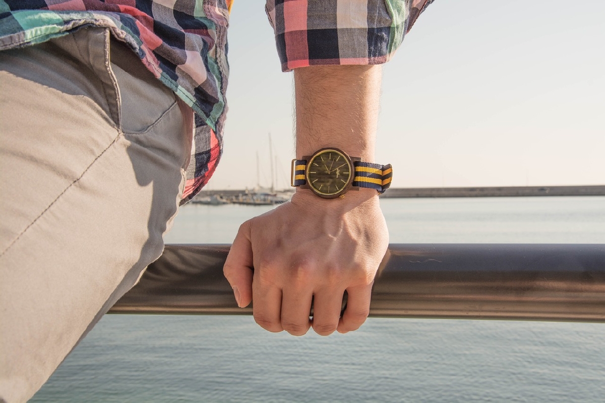 Découvrez l’artisanat des montres en bois avec un style naturel